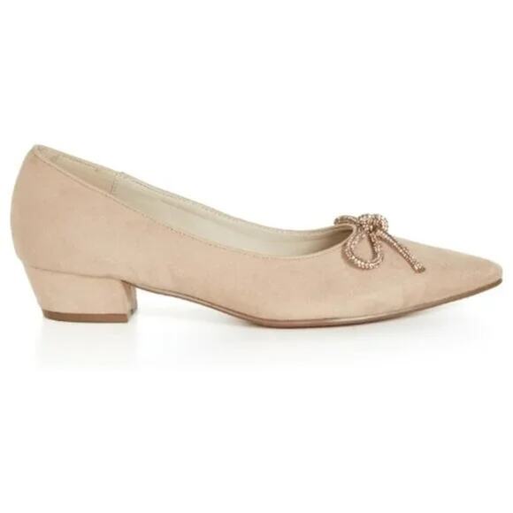 Avenue Women's Flat Zoey Point Toe Shoes Size 9 Wide - Picture 1 of 9
